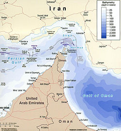 Mapa Hormuzského průlivu s námořními politickými hranicemi (2004)  