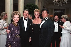 Sylvester Stallone z Brigitte Nielsen, Ronald Reagan i Nancy Reagan w Białym Domu, 1985 r.