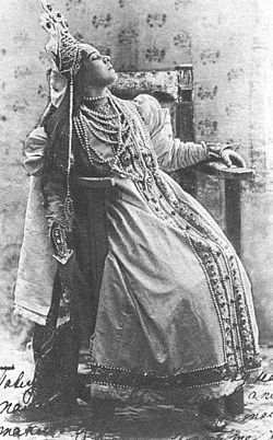 Smrt Marfy. V premiéře opery ji zpívala Naděžda Zabela-Vrubel.   (Soukromá operní společnost, Moskva, 1899)  