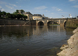 Ponte sul fiume Vézère nel villaggio di Montignac