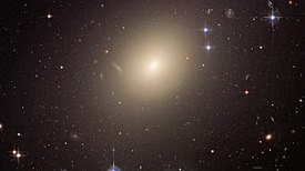 ESO 325-G004 is een elliptisch melkwegstelsel.