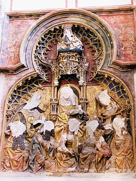 Estátuas na Catedral de Saint Martin em Utrecht, atacadas no iconoclasmo da Reforma no século XVI.