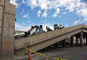Vespucio Norte 23 brug bij de aardbeving in Chili in 2010.  