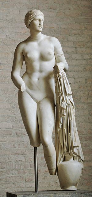 Venus Braschi, en romersk variant av den knidiska Afrodite, München Glyptothek  
