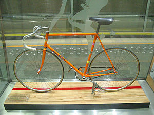 Polkupyörä, jota Merckx käytti tunnin nopeusennätysyrityksensä aikana.  