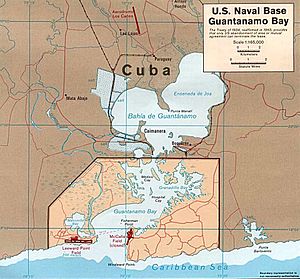 Karta över Guantánamo Bay som visar ungefärliga gränser för den amerikanska flottan.  