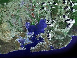 グアンタナモ湾の衛星写真