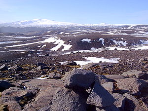 Eyjafjallajökull v březnu 2006, pohled z rekreační oblasti na Sólheimajökull, ledovec na sopce Katla.  