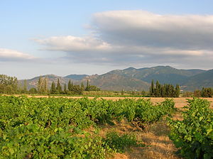 サン・ジェニス・デ・フォンテーヌから見たアルベラ山塊