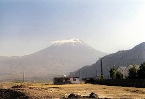 ドウブヤズットから見たアララト山