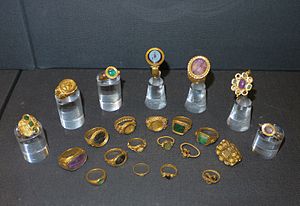 Късноримски пръстени от Thetford Hoard в Британския музей  