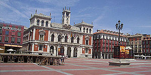 Der Platz des Bürgermeisters von Valladolid, Spanien, ein typisch spanischer Platz