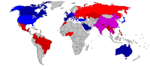 La traite des êtres humains : Les pays d'origine sont indiqués en rouge, les pays de destination en bleu ; les données proviennent de l'ONU, en 2006