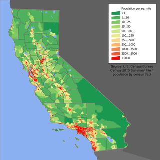 Mapa dos condados da Califórnia, mostrando a densidade populacional. Os condados menos populosos estão em cores mais claras.