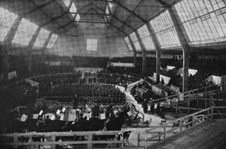 München, syyskuu 1910. Mahlerin kahdeksannen sinfonian kantaesityksen loppuharjoitus Neue Musik-Festhallessa.