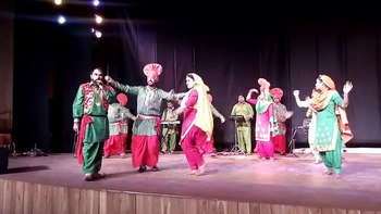 Воспроизведение медиа Горячие сезоны Пенджабский народный танец