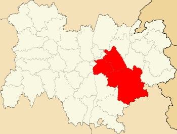 奥弗涅-罗讷-阿尔卑斯大区的伊泽尔省，红色字体的区划。