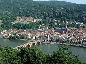 View from the Philosophenweg to the old town with castle, Heiliggeistkirche and old bridge over the Neckar river