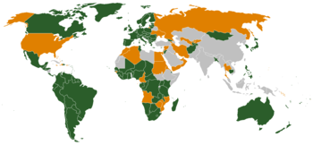 Um mapa do mundo, com os países membros do Tribunal Penal Internacional em verde