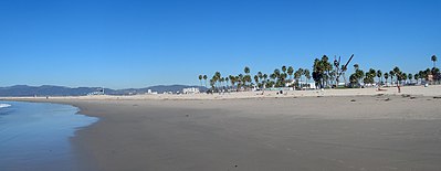 Panorama van Venice Beach vanaf de Stille Oceaan.