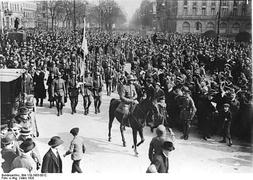 Freikorps-trupper intar Berlin 1920. Tillfället: Kapp-kuppen.  