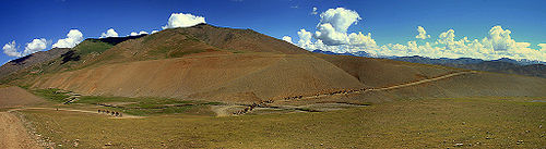 Kuchi-karavaani matkalla Shewa-laaksoon Pohjois-Badakhshanissa.  