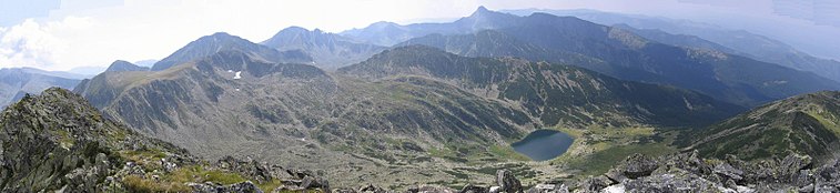 Le montagne Retezat viste dalla cima di una di esse (Vârfu Mare, "Il Grande Picco")
