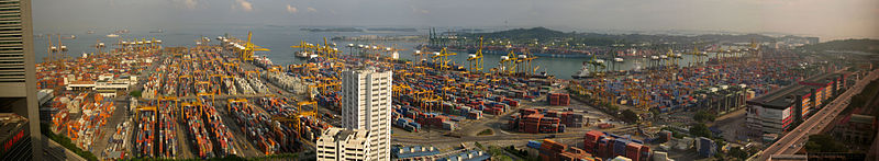 De haven van Singapore is een van de drukste havens ter wereld.  