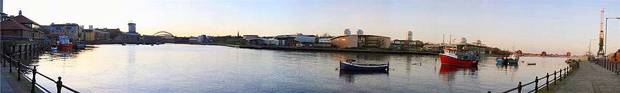 Sunderlands flodbred ved solnedgang  