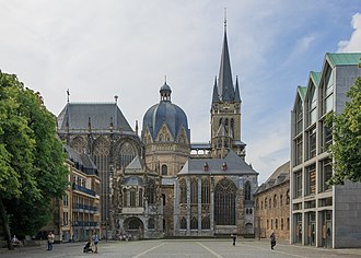 Aachen Cathedral, the burial place of Charlemagne with pre-Romanesque octagon (centre). Until 1531, 31 Roman or Roman-German kings were crowned here.