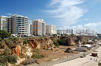 Apartamenti ar skatu uz pludmali Praia da Rocha, Portimaunā.