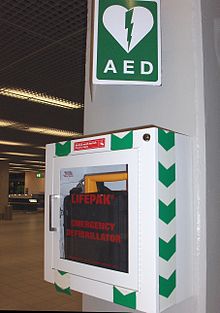 Defibrilátor na letišti v Amsterdamu