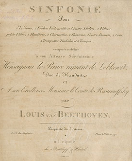 Beethovenin viidennen sinfonian kansilehti. Siinä on omistus ruhtinas Lobkowitzille ja kreivi Rasumovskille.