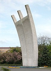 Airlift memorial in Berlin-Tempelhof, popularly called "Hungerharke" or "Hungerkralle".