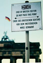 "End of British Sector" in front of the Brandenburg Gate, 1988
