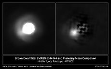 2MASS J044144 is een bruine dwerg met een begeleider die ongeveer 5-10 keer de massa van Jupiter heeft. Het is niet duidelijk of deze begeleider een sub-bruine dwerg of een planeet is.  
