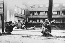 U.S. troops fighting in the streets of Mannheim, 1945