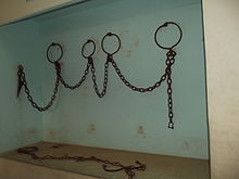 Lanț folosit în timpul comerțului cu sclavi în Badagry, Nigeria  