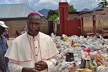 Katholieke bisschop van Yola Bisdom, Stephen Mamza, in Michika, Nigeria.