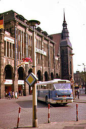 Centrum department store at Demianiplatz, 1984