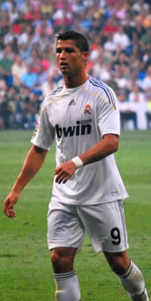 Ronaldo i sin debut för Real Madrid mot RC Deportivo den 29 augusti 2009.  