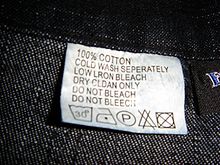 Los símbolos de lavandería indican las instrucciones de cuidado.