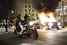 În mai 2020, proteste în masă și revolte în toată țara provoacă tulburări sociale și rasiale în urma uciderii lui George Floyd de către poliție.  
