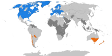 Kartta, jossa näkyvät maat, jotka käyttävät kesäaikaa kunkin pallonpuoliskon mukaan syyskuusta 2019 alkaen[päivitys] .   Kesäaika pohjoisen pallonpuoliskon kesällä   Kesäaika eteläisen pallonpuoliskon kesällä   Kesäaika ei enää käytössä   DST ei ole koskaan käytetty  