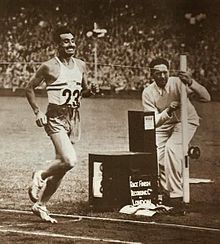 Delfo Cabrera tuli tunnetuksi, kun hän voitti kultamitalin maratonilla vuoden 1948 kisoissa.  