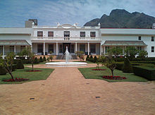 Mandela verhuisde naar het presidentiële kantoor van Tuynhuys, Kaapstad.