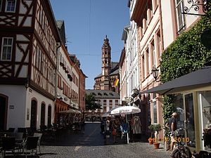 The old town of Mainz with parts of the cathedral in the background