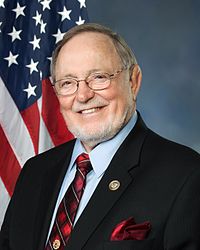 Don Young, Deputado da Câmara do Alasca, é o atual Reitor