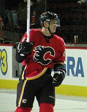 Dustin Boyd jugó su cuarta temporada con los Flames en 2009-10, pero fue traspasado durante la temporada.  