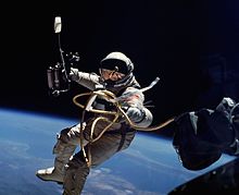 Ed White on Gemini 4: primeira passarela espacial dos EUA, 1965